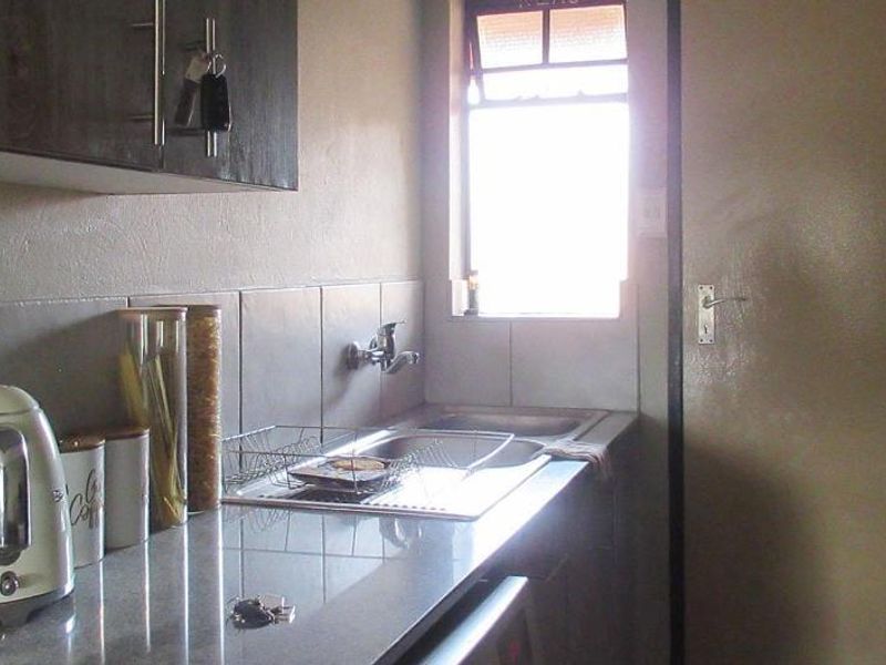 Apartment For Sale In Alberton - Photo 5