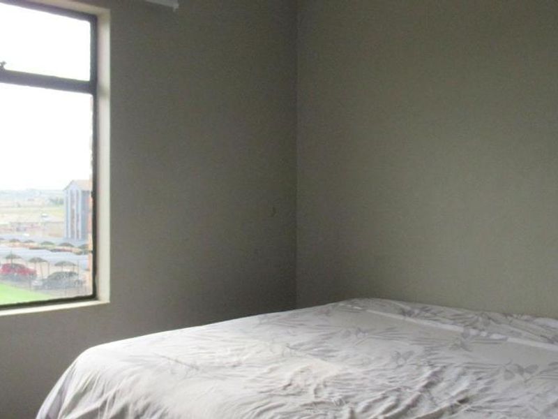 Apartment For Sale In Alberton - Photo 10