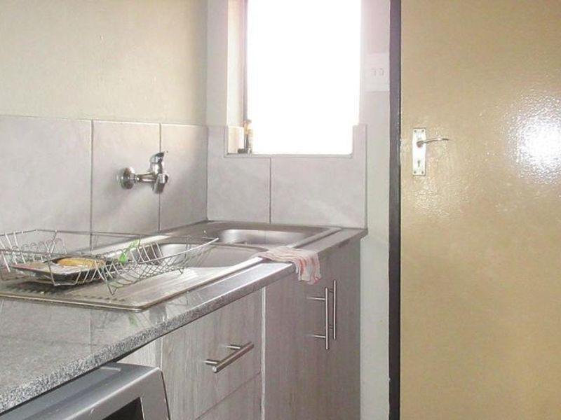 Apartment For Sale In Alberton - Photo 2