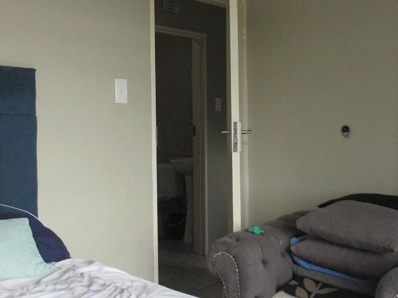 Apartment For Sale In Alberton - Photo 9