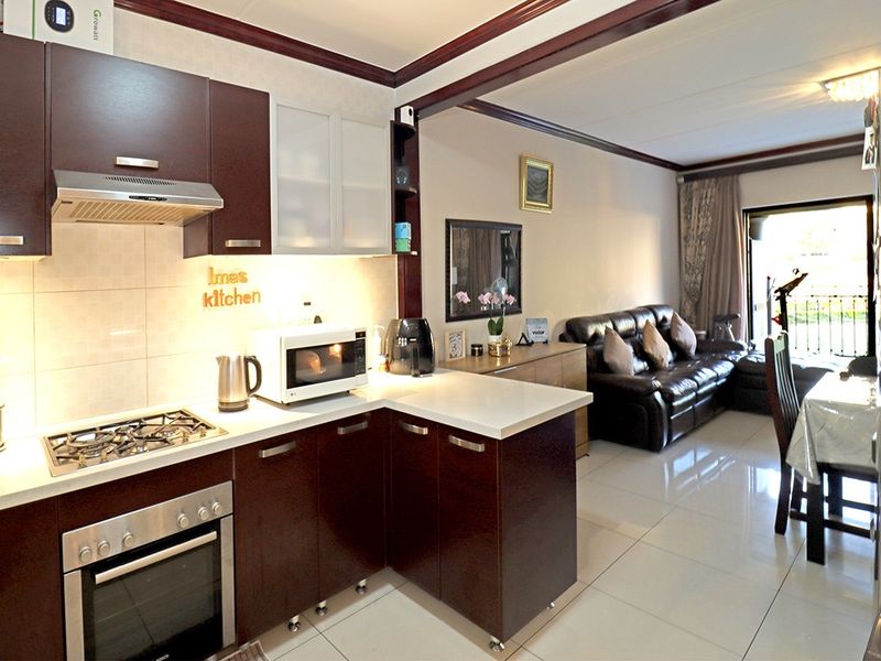 Apartment For Sale In Midrand - Photo 3
