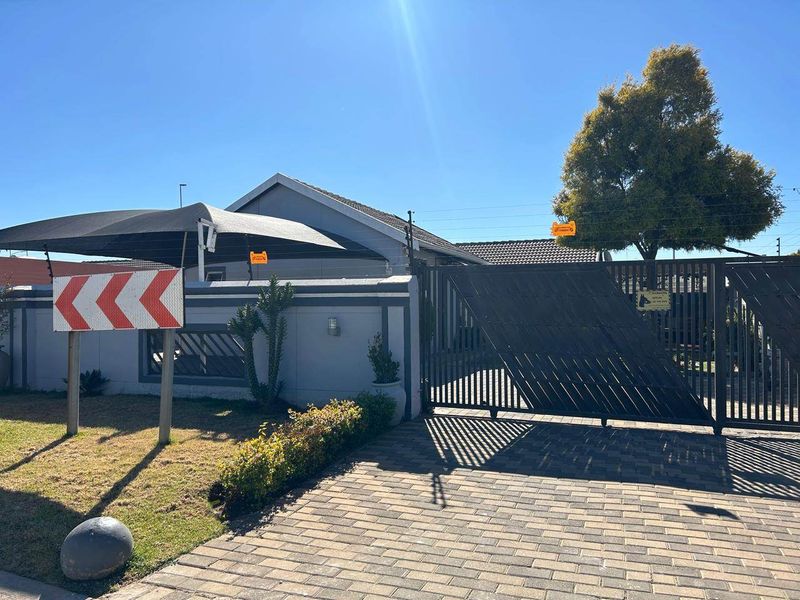 House For Sale In Boksburg - Photo 2