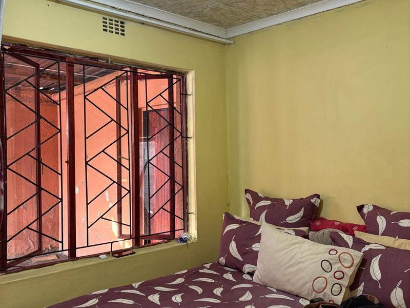 House For Sale In Khayelitsha - Photo 5