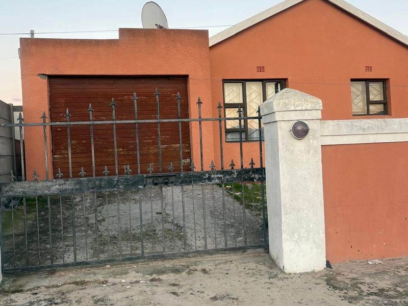 House For Sale In Khayelitsha - Photo 3