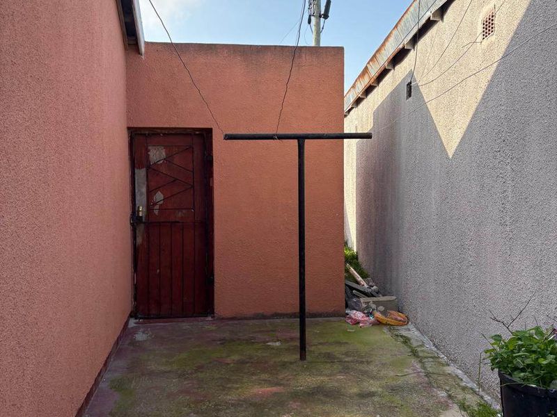 House For Sale In Khayelitsha - Photo 8