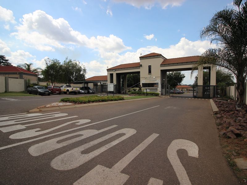 Townhouse For Sale In Witbank - Photo 1