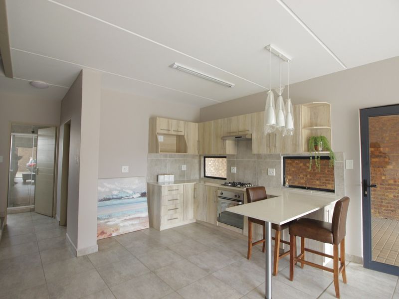 Townhouse For Sale In Witbank - Photo 4