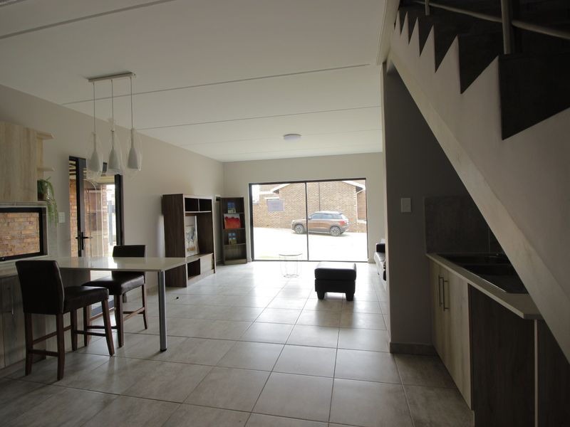Townhouse For Sale In Witbank - Photo 8