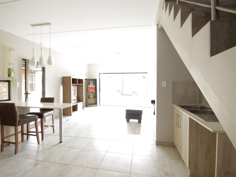 Townhouse For Sale In Witbank - Photo 7