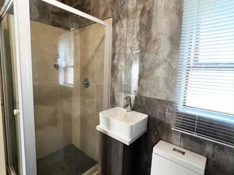Apartment Rental Monthly In Sandton - Photo 9