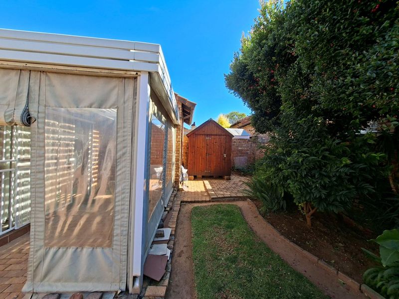 Townhouse For Sale In Randburg - Photo 3