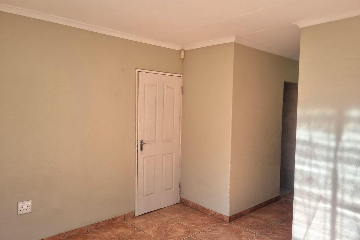 House For Sale In Germiston - Photo 4