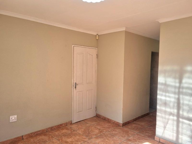 House For Sale In Germiston - Photo 4