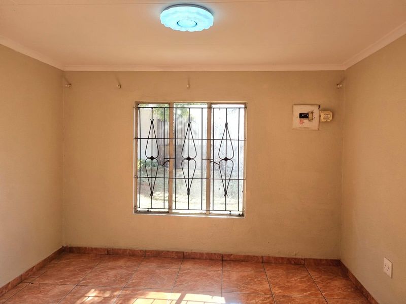 House For Sale In Germiston - Photo 3