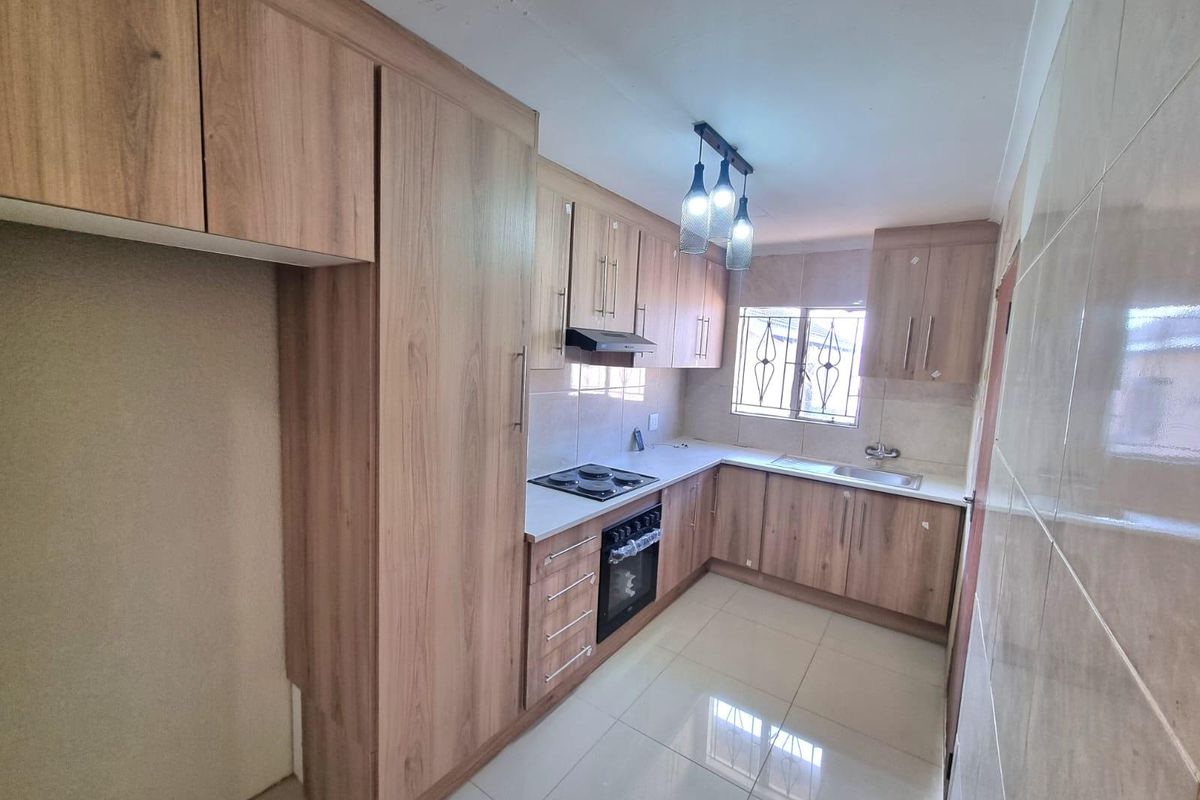 House For Sale In Germiston - Photo 2