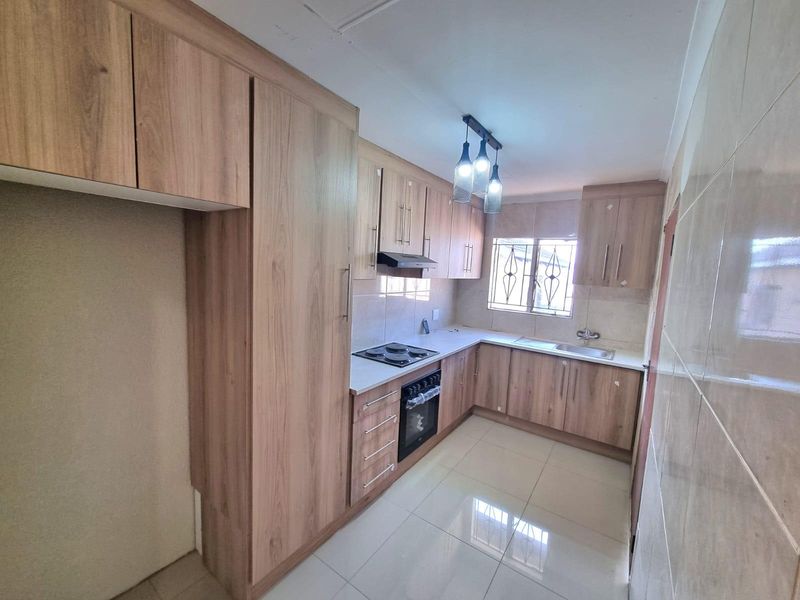 House For Sale In Germiston - Photo 2