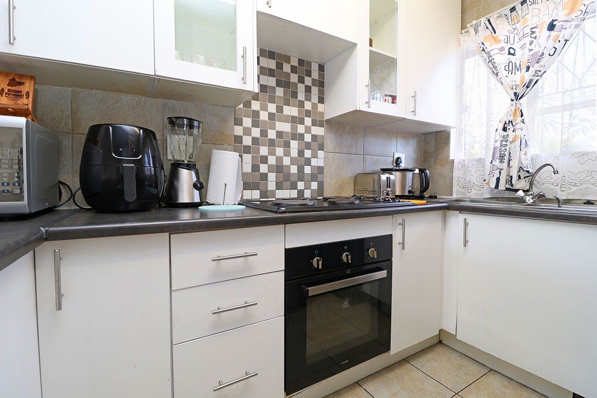 Townhouse For Sale In Sandton - Photo 4