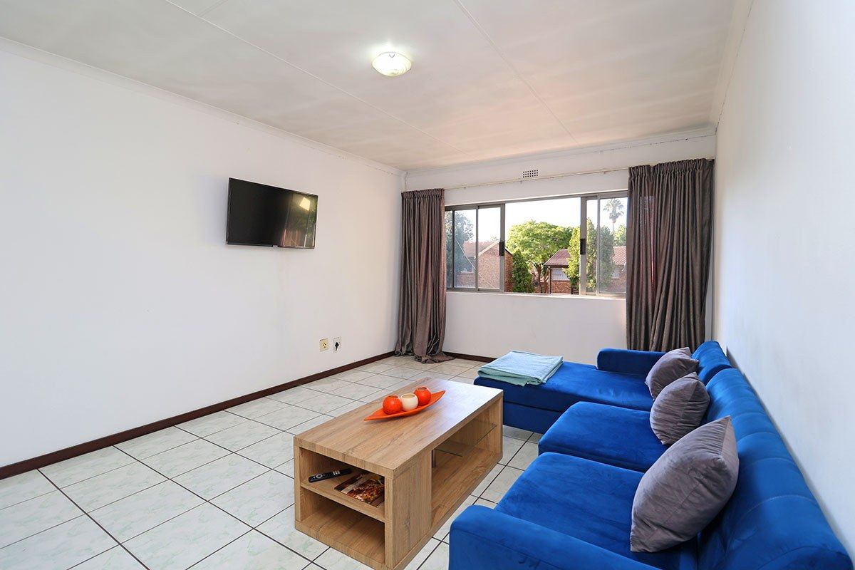Townhouse For Sale In Sandton - Photo 3