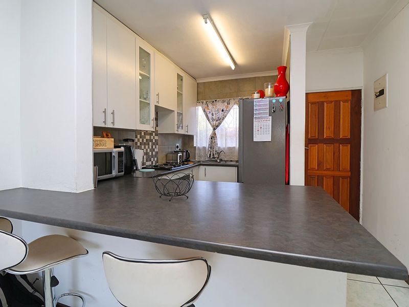 Townhouse For Sale In Sandton - Photo 6