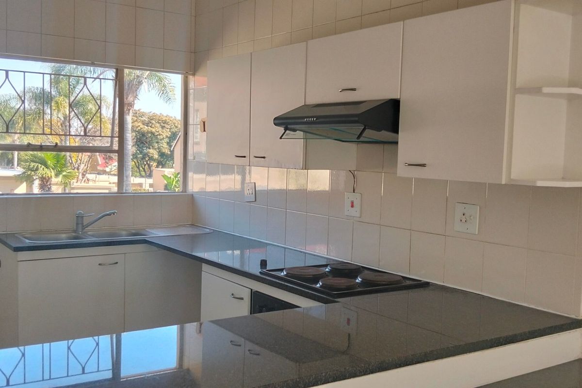 Townhouse For Sale In Midrand - Photo 4