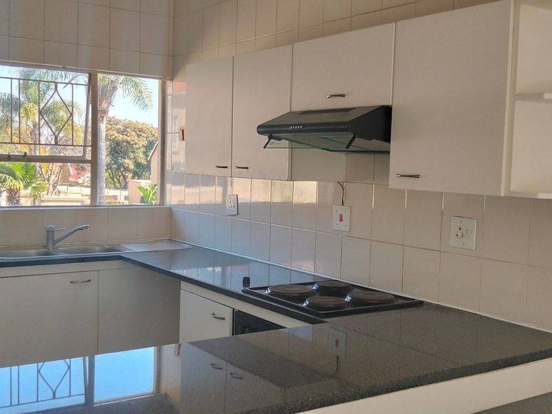 Townhouse For Sale In Midrand - Photo 4