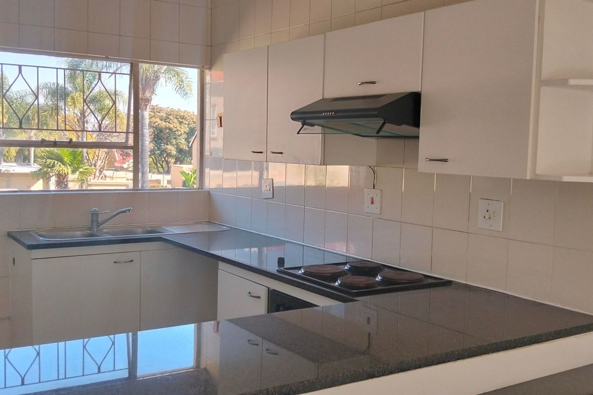 Townhouse For Sale In Midrand - Photo 5