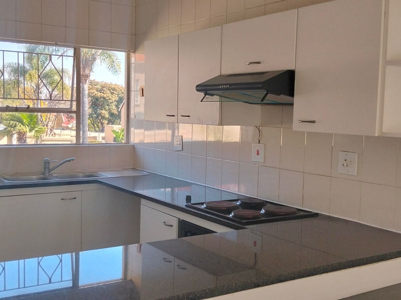 Townhouse For Sale In Midrand - Photo 5