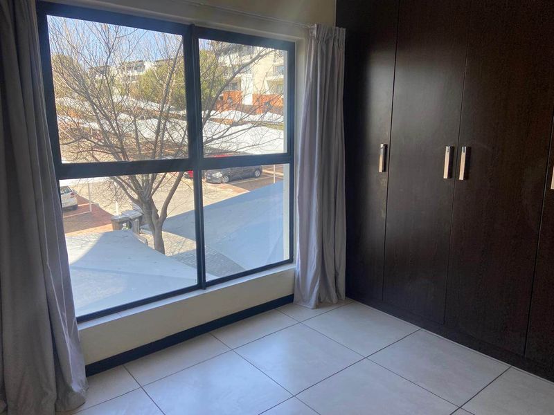Apartment Rental Monthly In Sandton - Photo 10