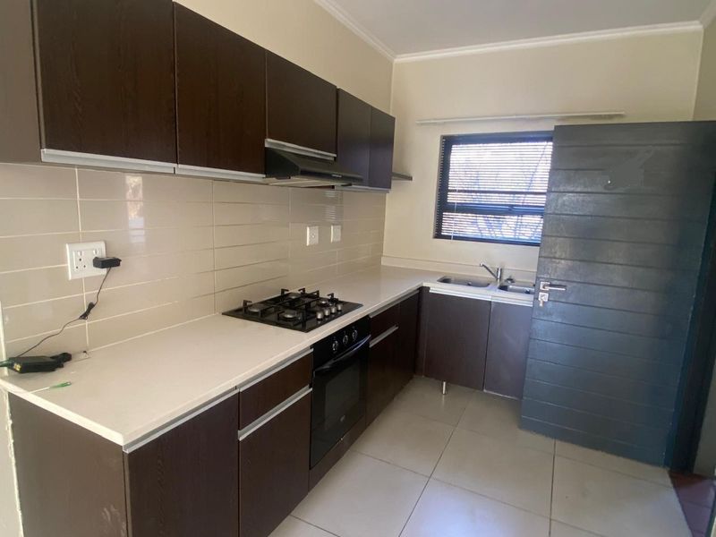 Apartment Rental Monthly In Sandton - Photo 8