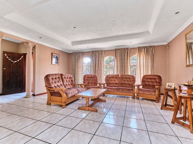 House For Sale In Randburg - Photo 2