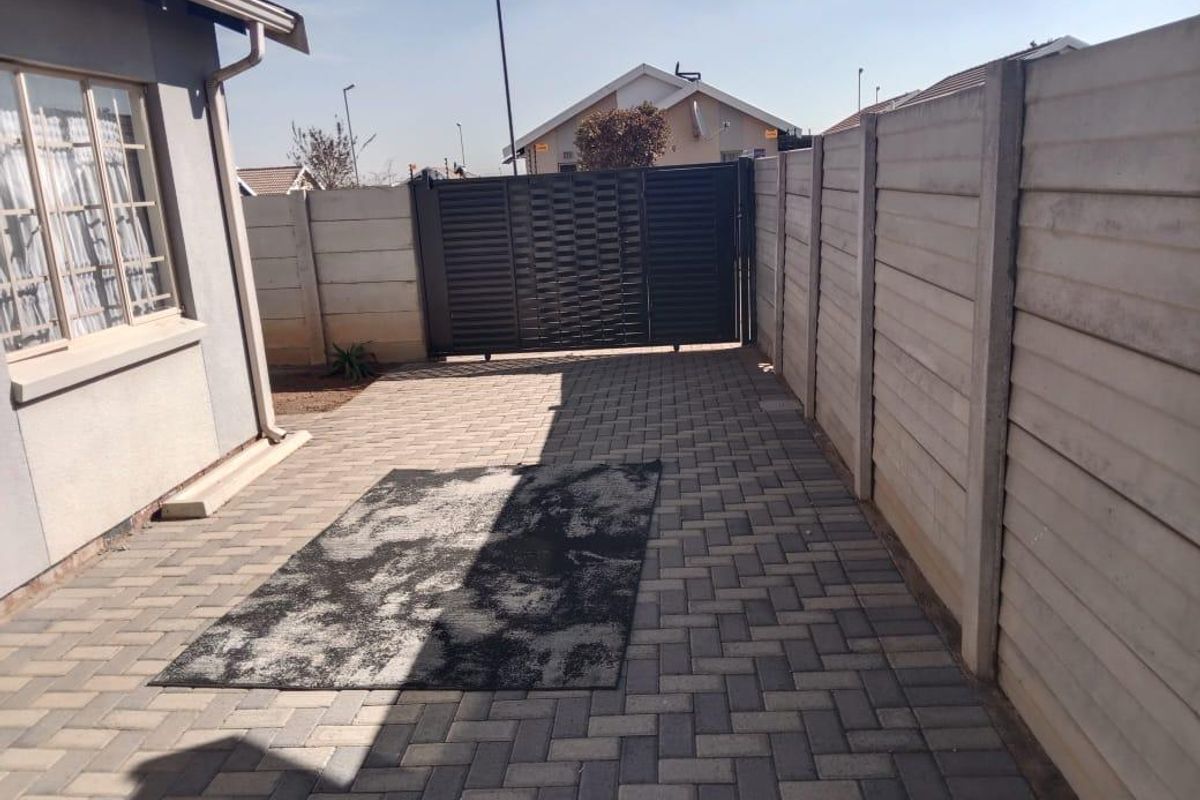 House For Sale In Alberton - Photo 3