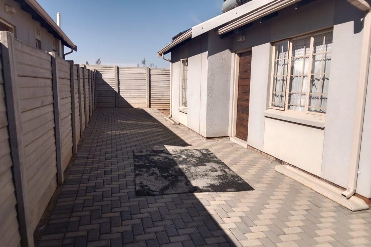 House For Sale In Alberton - Photo 2