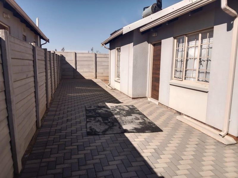 House For Sale In Alberton - Photo 2