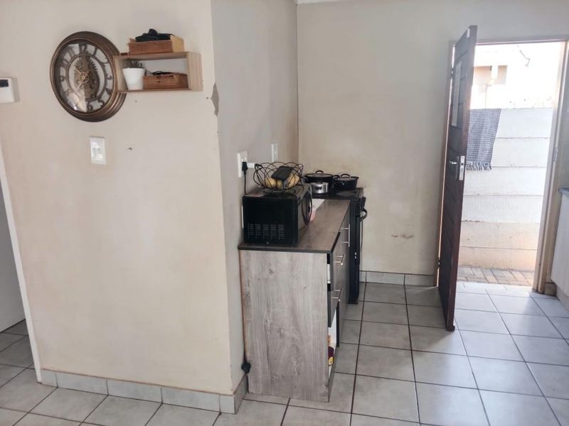 House For Sale In Alberton - Photo 5