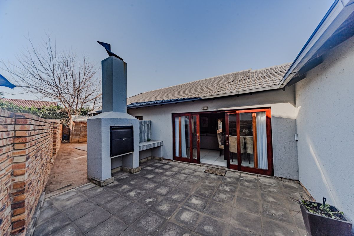 House For Sale In Centurion - Photo 2