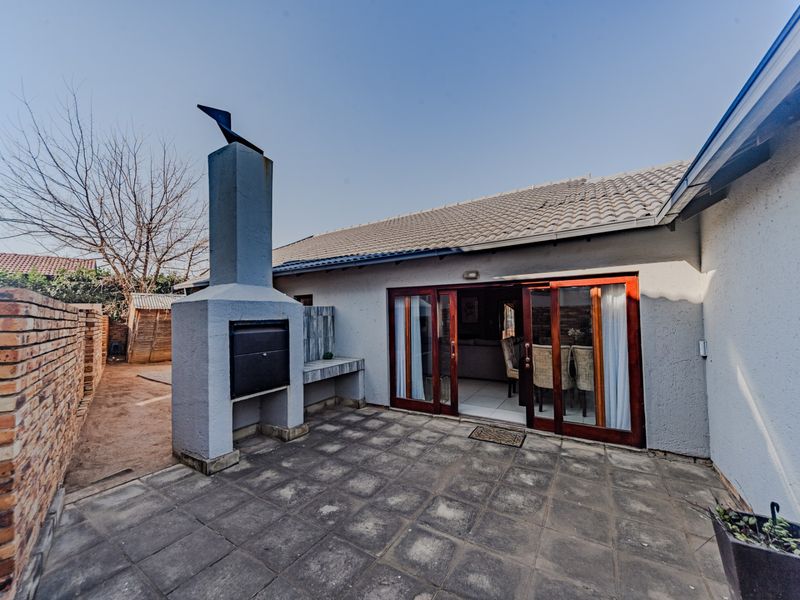 House For Sale In Centurion - Photo 2