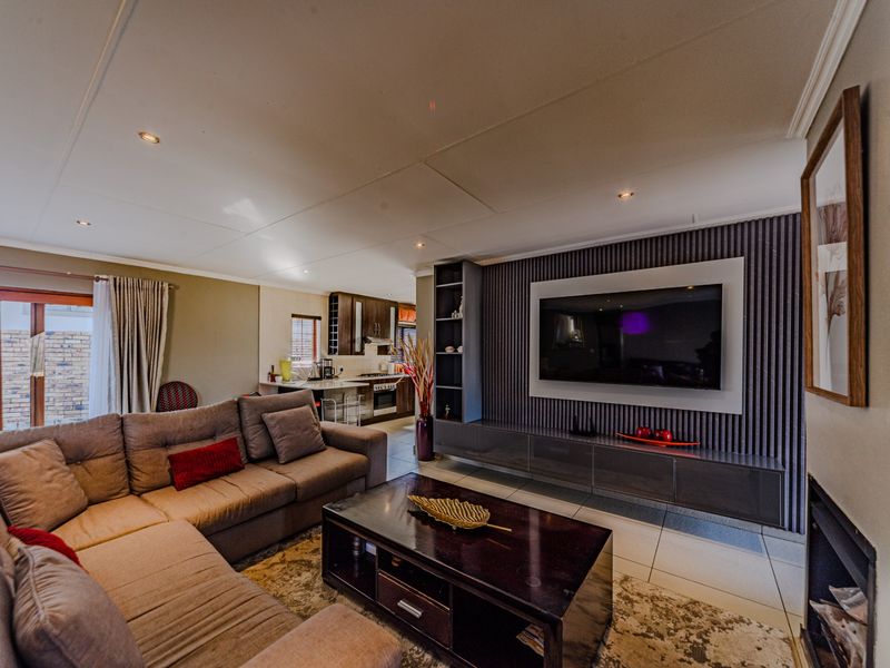 House For Sale In Centurion - Photo 3