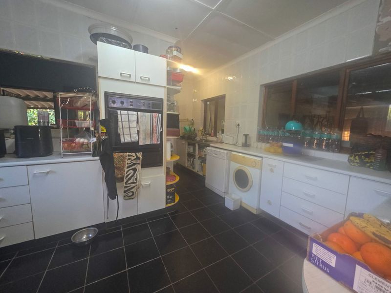 House For Sale In Port Edward - Photo 3