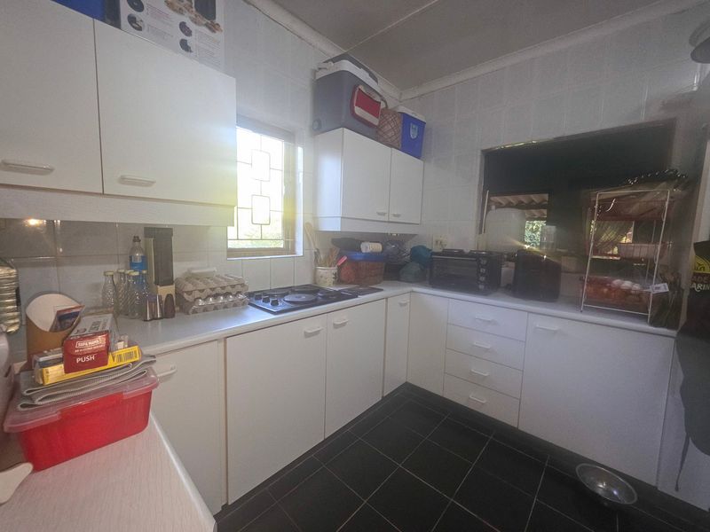House For Sale In Port Edward - Photo 2