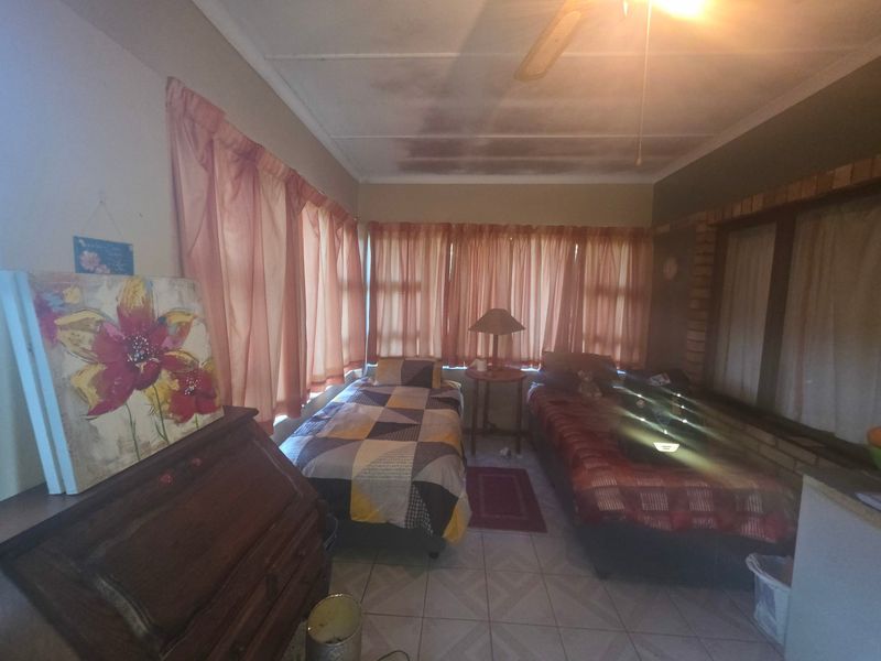 House For Sale In Port Edward - Photo 9