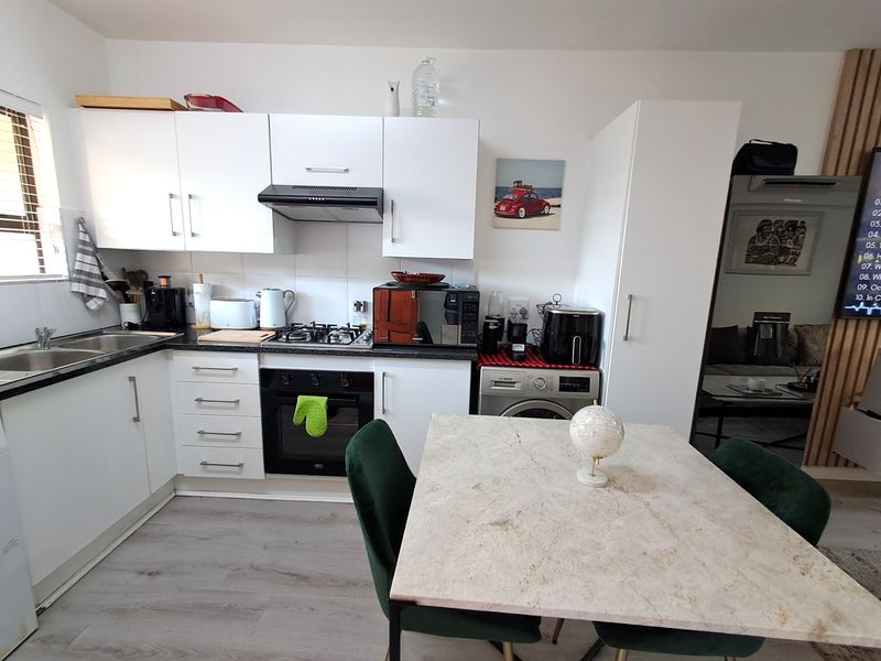 Apartment Rental Monthly In Randburg - Photo 6