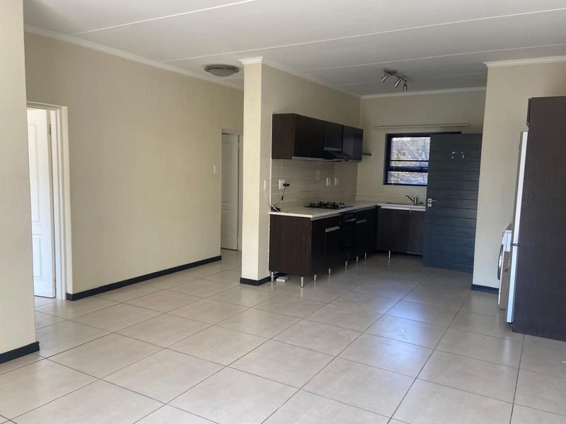 Apartment Rental Monthly In Sandton - Photo 10