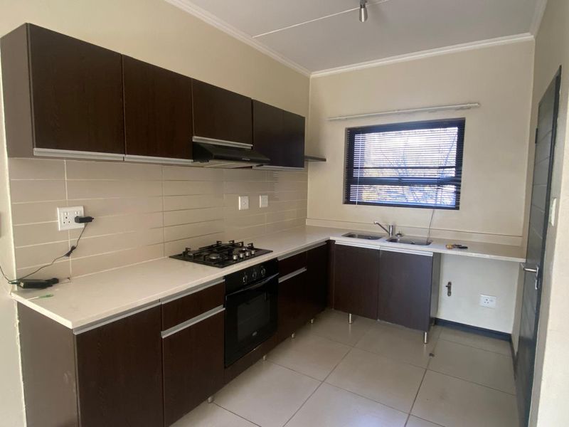 Apartment Rental Monthly In Sandton - Photo 7
