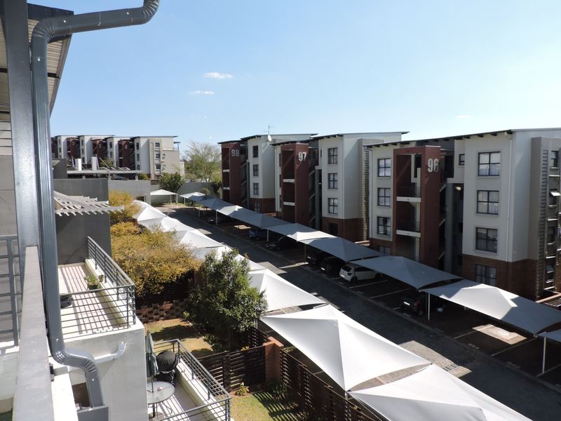 Apartment Rental Monthly In Sandton - Photo 1