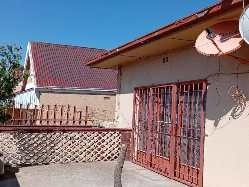 House For Sale In Johannesburg - Photo 10