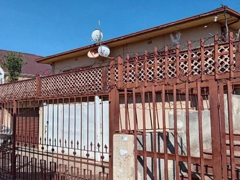 House For Sale In Johannesburg - Photo 1