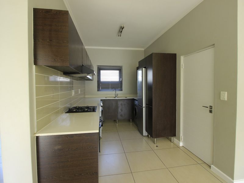 Apartment Rental Monthly In Edenvale - Photo 5