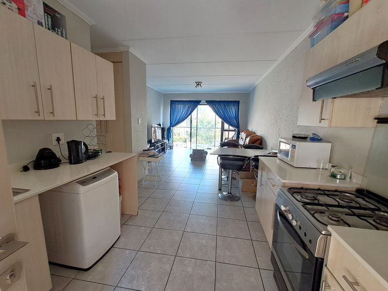 Apartment Rental Monthly In Sandton - Photo 3