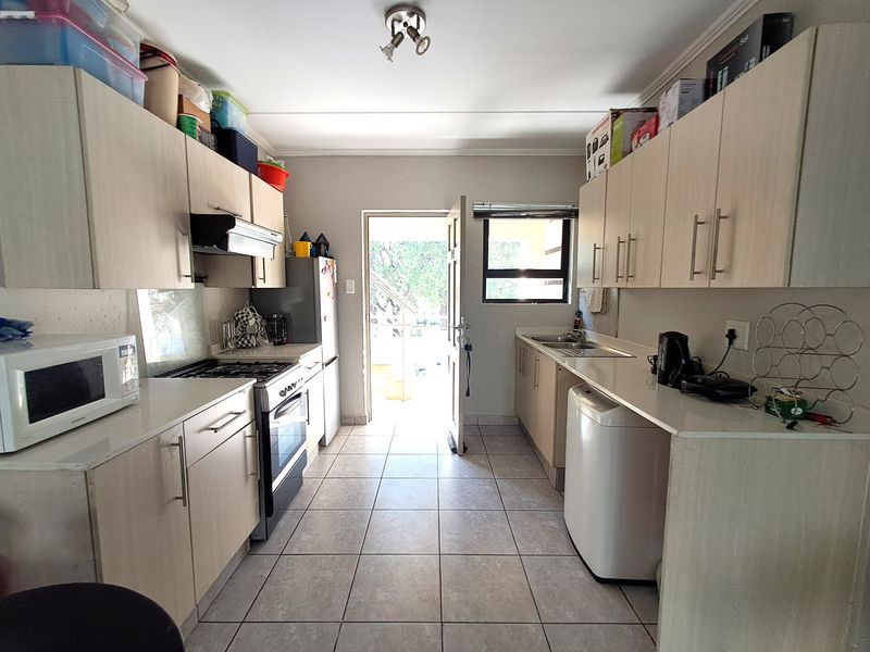 Apartment Rental Monthly In Sandton - Photo 5