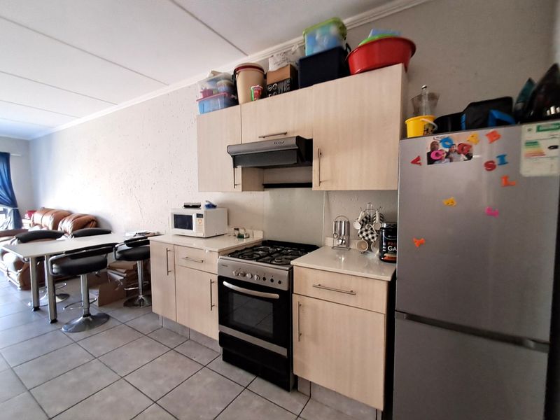 Apartment Rental Monthly In Sandton - Photo 10